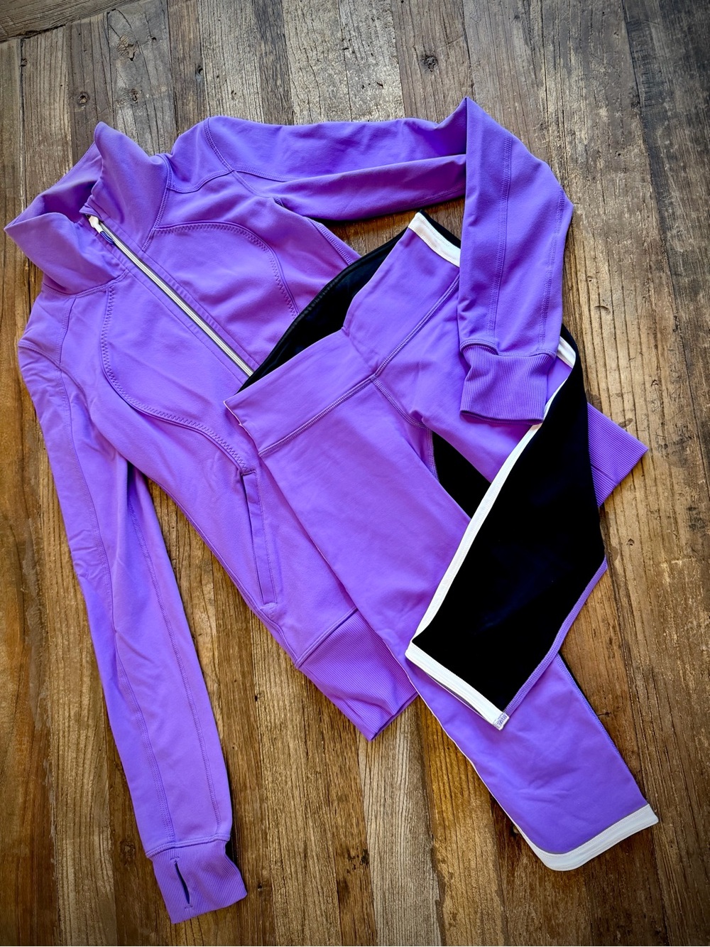 Lululemon Purple Women's Zip Jacket and Capri Leggings Set Sz 4